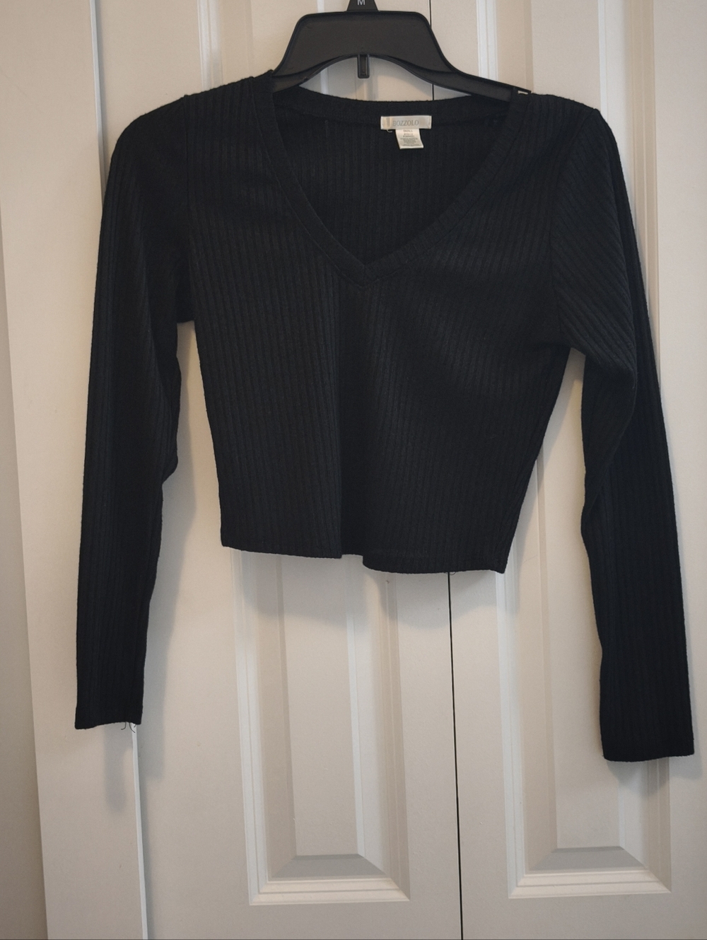 Bozzolo Womens Black Ribbed V-Neck Long Sleeve Crop Top